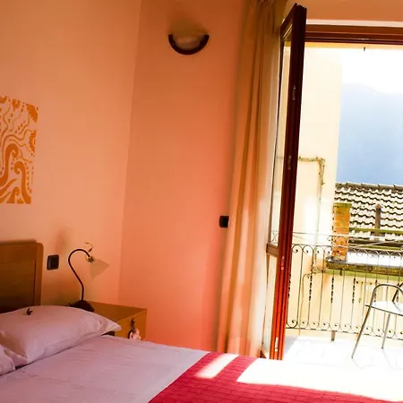 Pensionat La Cascata Lake Como Nesso